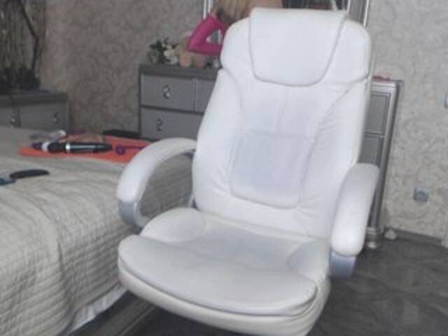 Емитувани слики од екранот LadyAnais