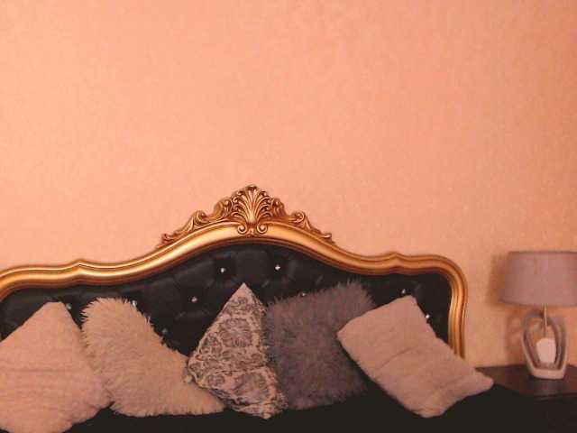 Емитувани слики од екранот LadyMelanieBBW