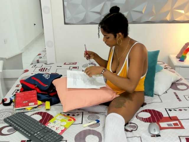 Емитувани слики од екранот Lara-Jonness