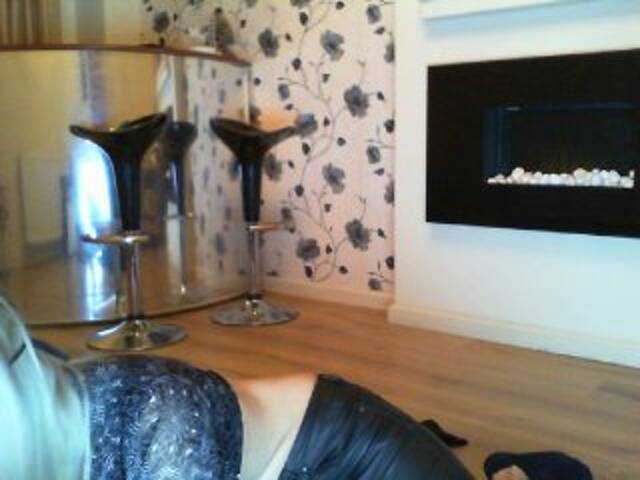 Емитувани слики од екранот LaraDy