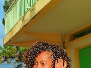 Еротски видео разговор Larah00