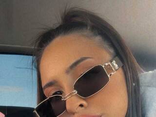 Еротски видео разговор LarynBlackCat