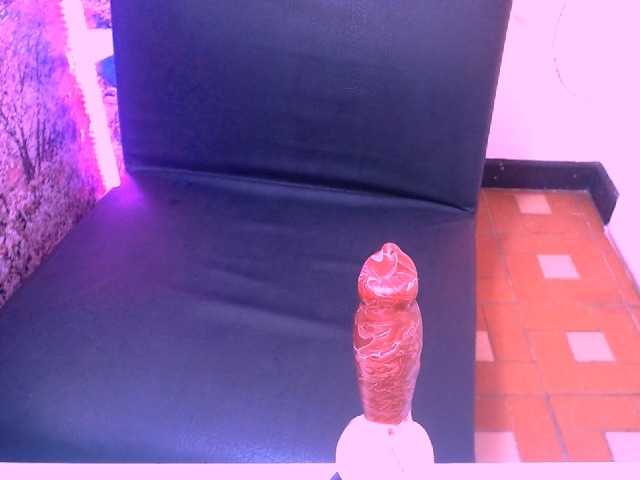 Емитувани слики од екранот laurahottt