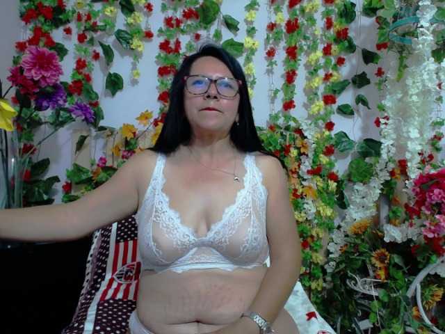 Фотографии LaurenMature ♥♥♥Mommy has many things to teach you today, come and have fun together ♥ [none] (Goal = ice cub in body ) [none] ♥♥