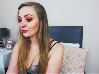 Емитувани слики од екранот LeahGoldHair