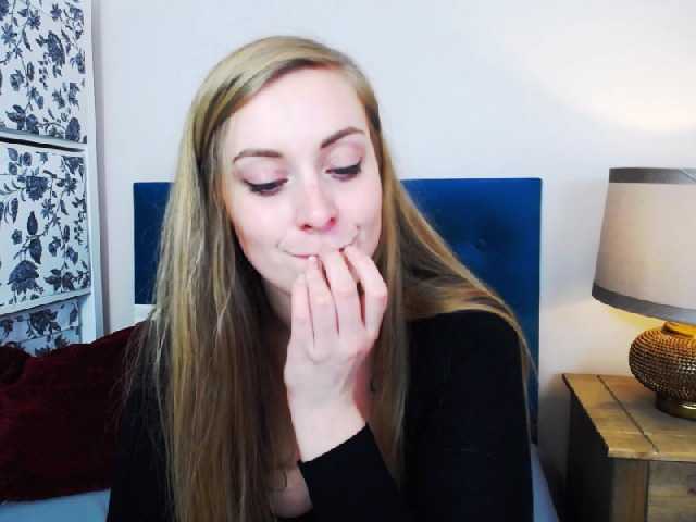 Емитувани слики од екранот LeahGoldHair