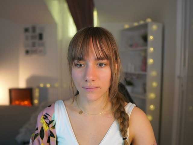 Емитувани слики од екранот LeahGotti18