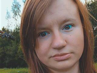 Еротски видео разговор Leenakene