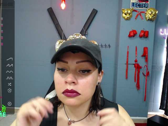 Емитувани слики од екранот Leia-bennet