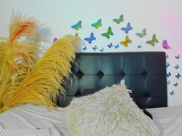 Емитувани слики од екранот LeilaAngels
