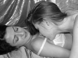 Еротски видео разговор lesbiloveee