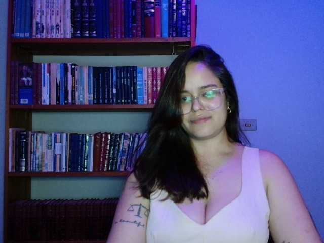 Емитувани слики од екранот Leticia22