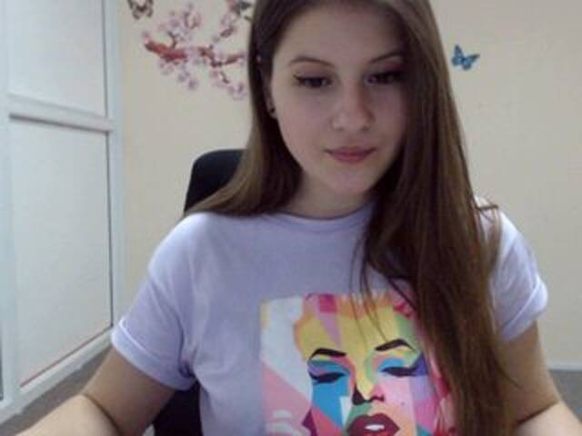 Емитувани слики од екранот Lexxi-rose