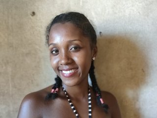 Еротски видео разговор Lillteblackgirl