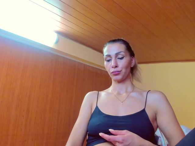 Емитувани слики од екранот Lisaababyy