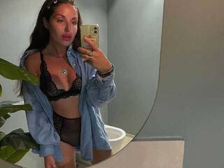 Еротски видео разговор LisaAlbarn