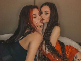 Еротски видео разговор FoxesRedLight