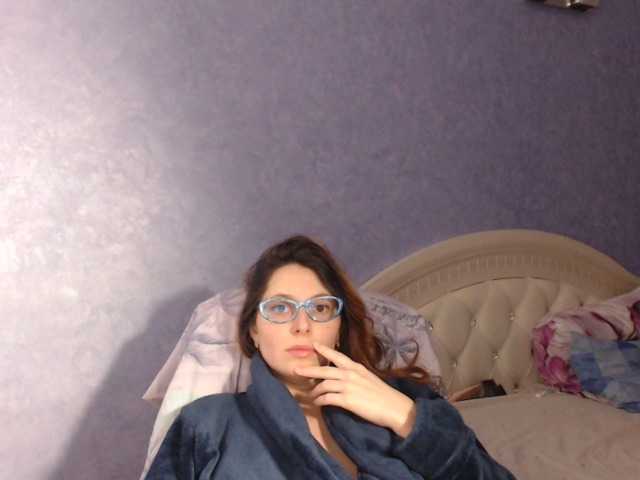 Фотографии LisaSweet23 hi boys welcome to my room to chat and for hot body to see naked in private))