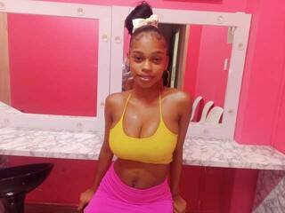 Еротски видео разговор littleebonymommy