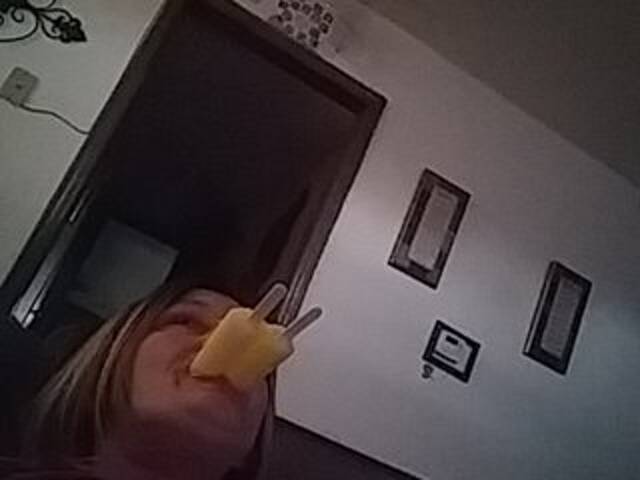 Емитувани слики од екранот Littleshorty