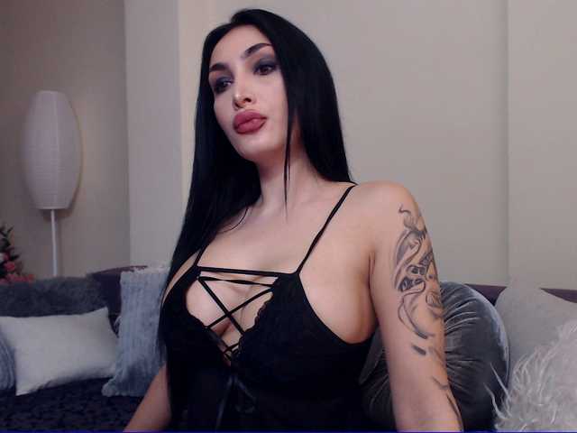 Емитувани слики од екранот LizzyAnne