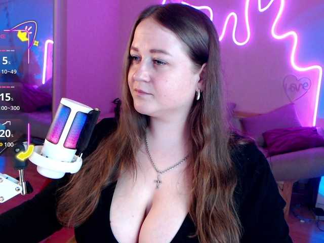 Емитувани слики од екранот LizzyShine