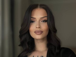 Еротски видео разговор LolaFever