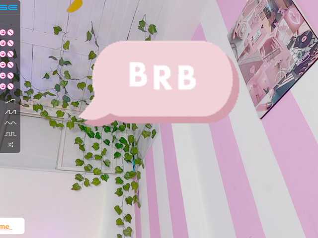 Емитувани слики од екранот LolaLushme