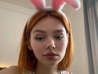 Еротски видео разговор LolaRedBunny