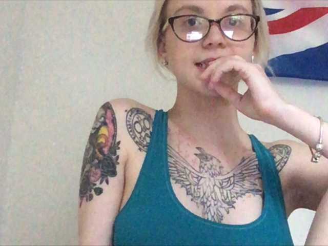 Емитувани слики од екранот LolyYogSotho9