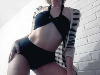 Еротски видео разговор LonelyKira