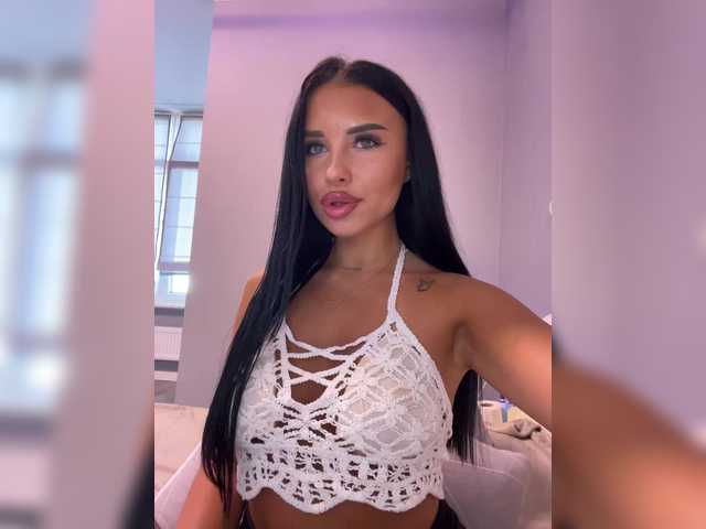 Емитувани слики од екранот _Anasteisha_