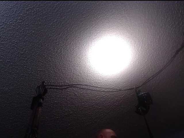 Емитувани слики од екранот LooLoo-n-Red