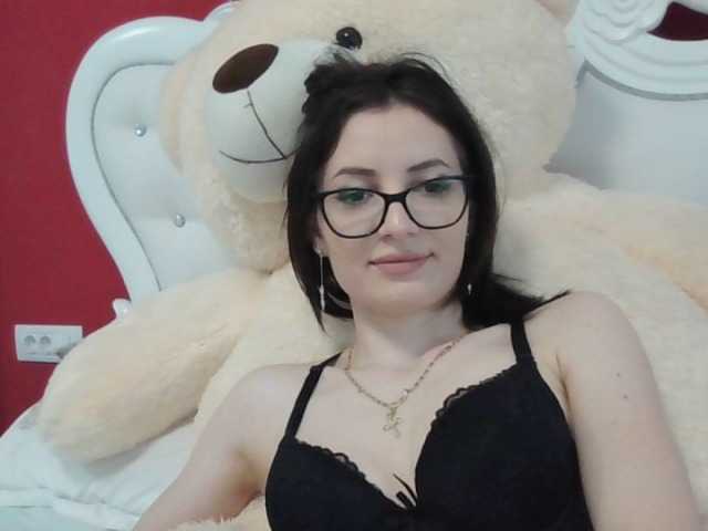 Емитувани слики од екранот Lorrah