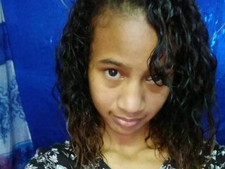 Еротски видео разговор Louane-1