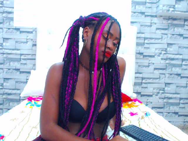 Емитувани слики од екранот loudevine