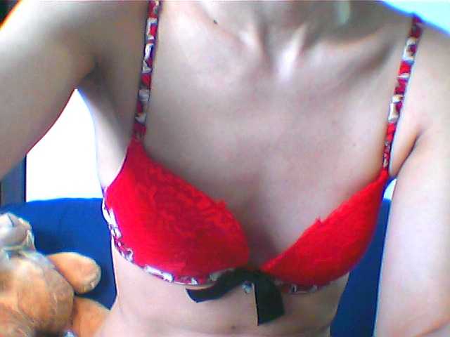 Емитувани слики од екранот LovelyBlond