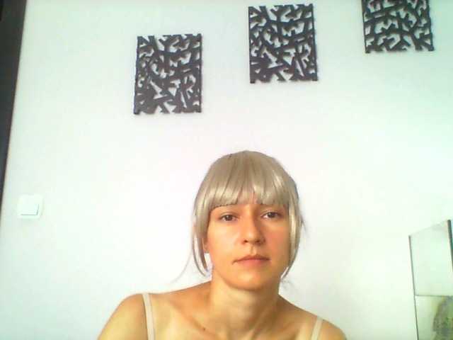 Емитувани слики од екранот LovelyBlond