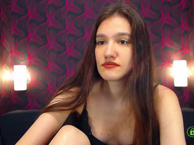 Фотографии LovelyLILYA Hey! I'm new here! Let's get the party started! #new #domi #lovense #oil #naked #feet #young