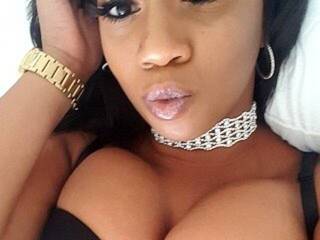 Еротски видео разговор LovelyMiaB