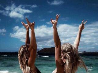 Еротски видео разговор Loviebirds