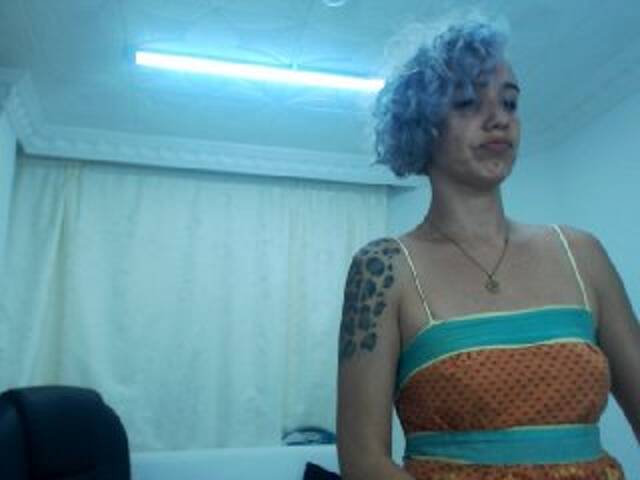 Емитувани слики од екранот Luandaaa