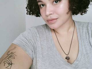 Еротски видео разговор Lucia-Stone71