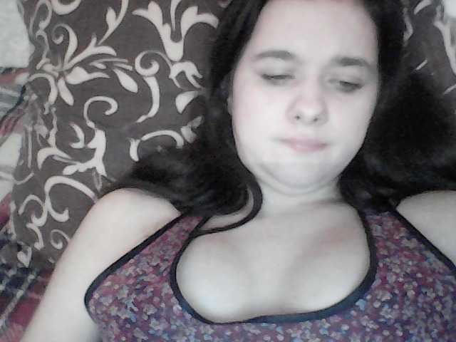 Емитувани слики од екранот LucyAnDay