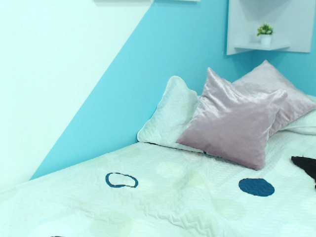 Емитувани слики од екранот LuisaCooper