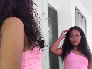 Еротски видео разговор Luna-horny-1