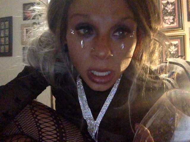 Емитувани слики од екранот LunaKittyKat3