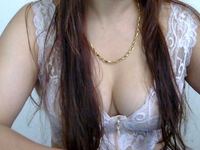 Емитувани слики од екранот lustybebo