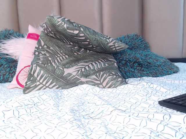 Емитувани слики од екранот Luu-queen