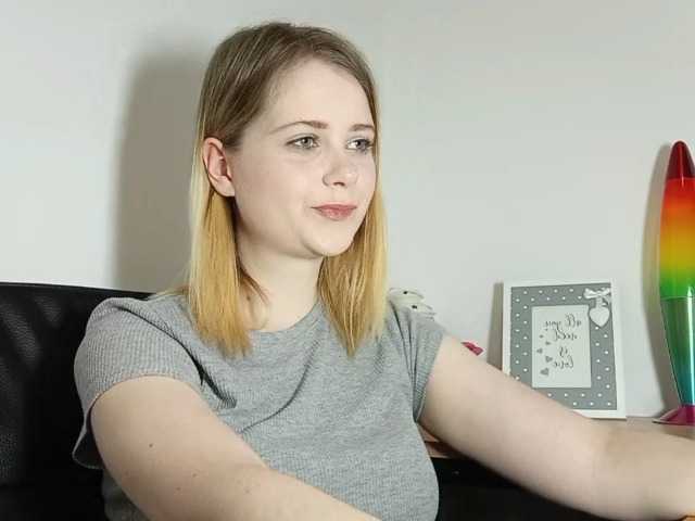 Емитувани слики од екранот LydiaAngel